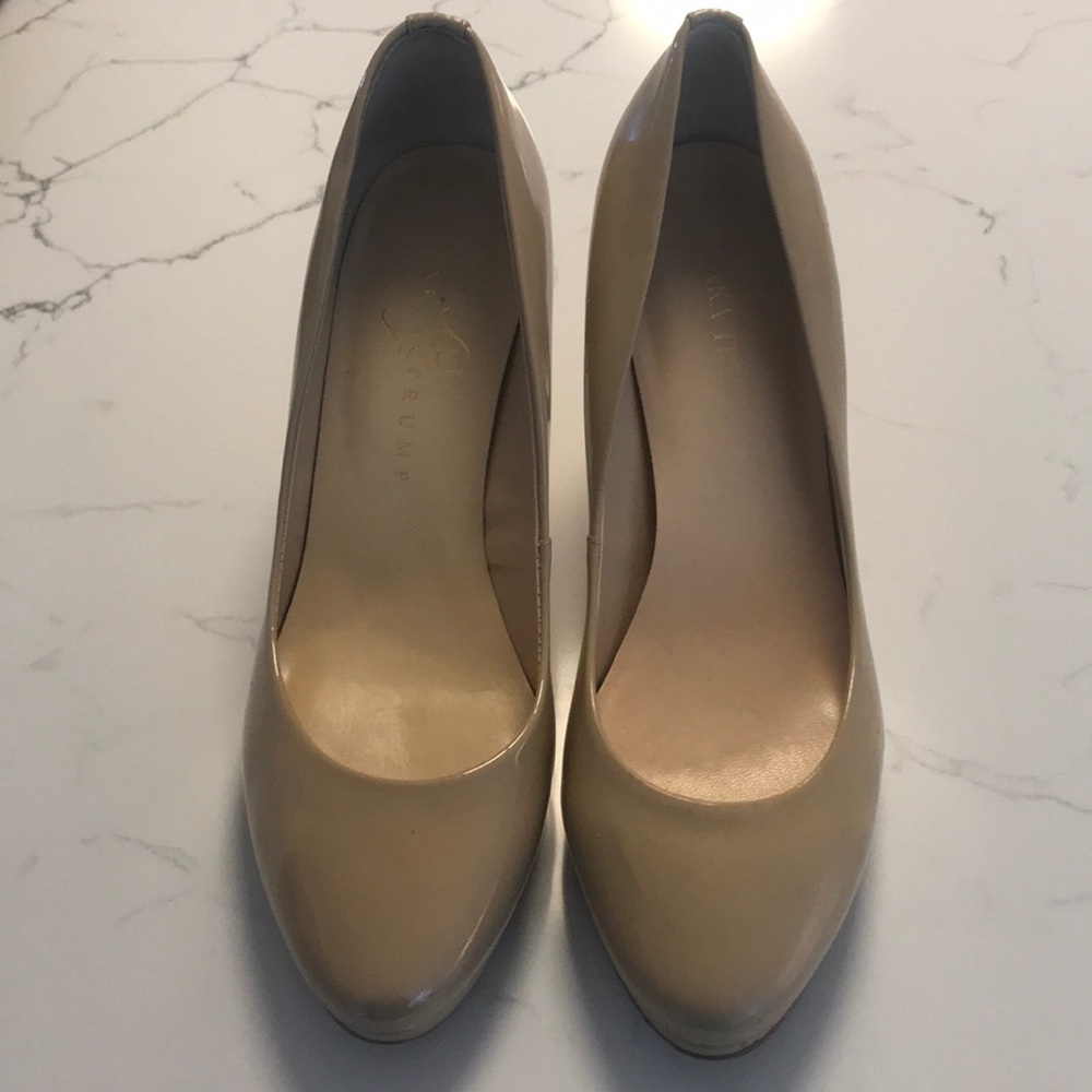 Super cute nude heels